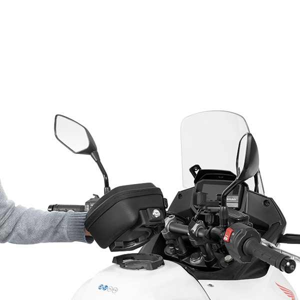 SHAD BMW R1300GS CLICK SİSTEM DEPO ÜSTÜ ÇANTA DEMİRİ SHAD BMW R1300GS CLICK SİSTEM DEPO ÜSTÜ ÇANTA DEMİRİ,SHAD Çantalar %f