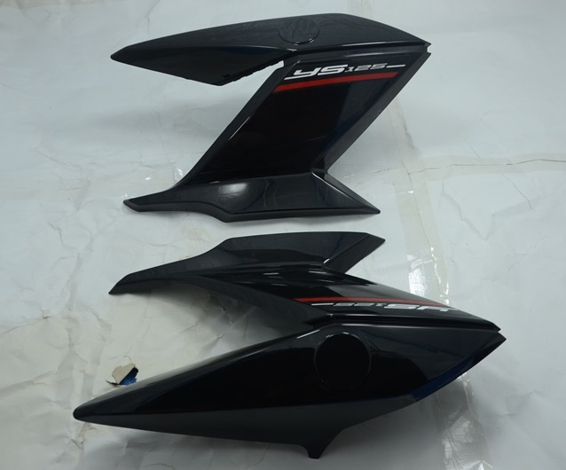 YS 125 DEPO YANLARI SİYAH