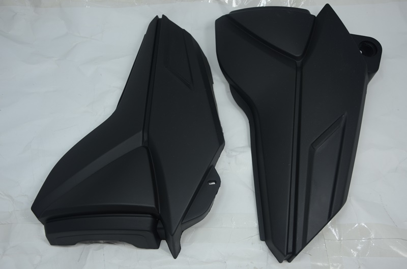 YS 125 ORTA YAN KAPAK SİYAH