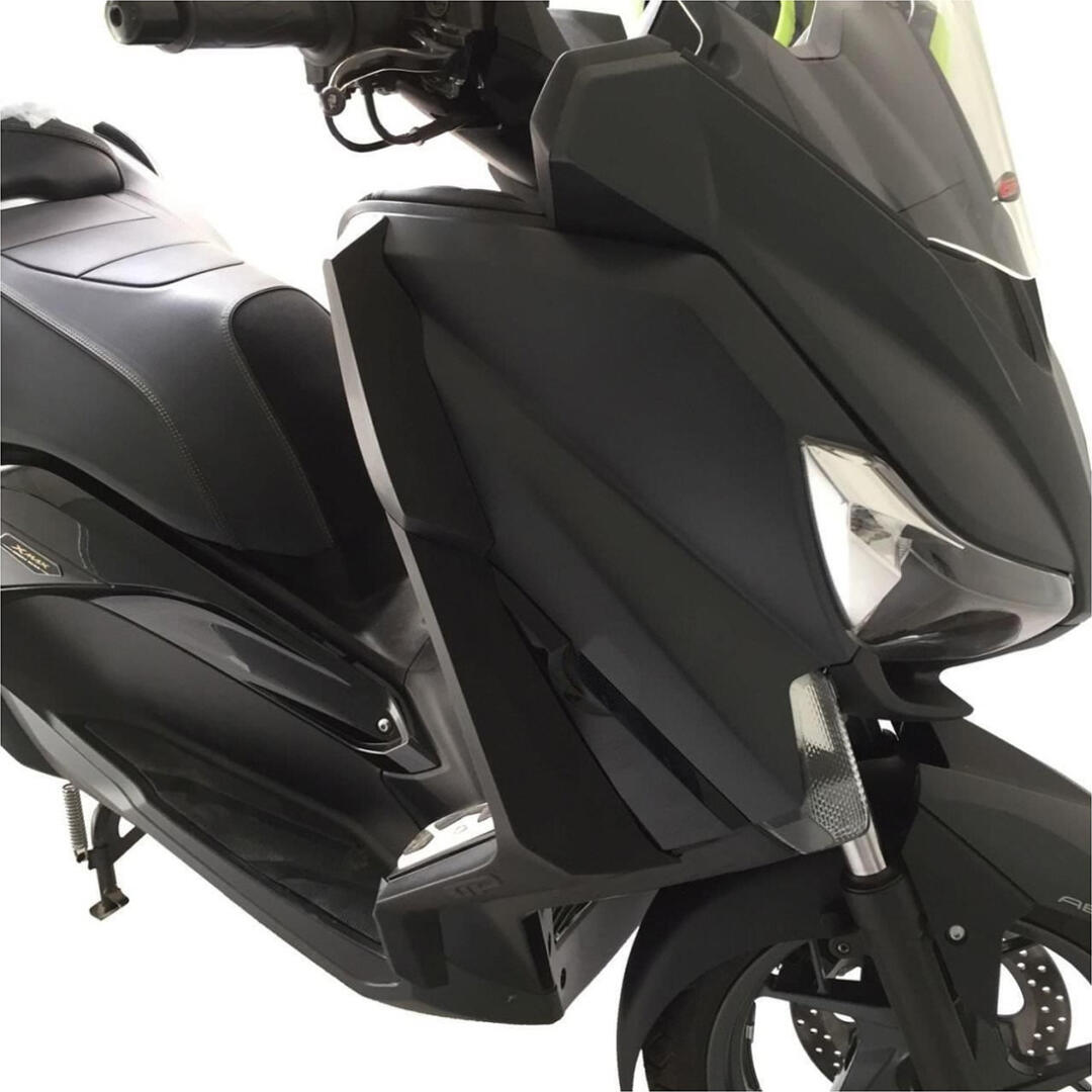 GP Kompozit GP Kompozit Yamaha XMAX 250 / 400 2014-2017 Uyumlu Bacak Koruma Siyah GP19320700101057